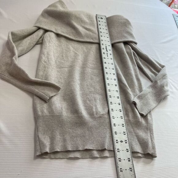 Lord & Taylor Cashmere Grey Petite Sweater Size PXS - Picture 7 of 7